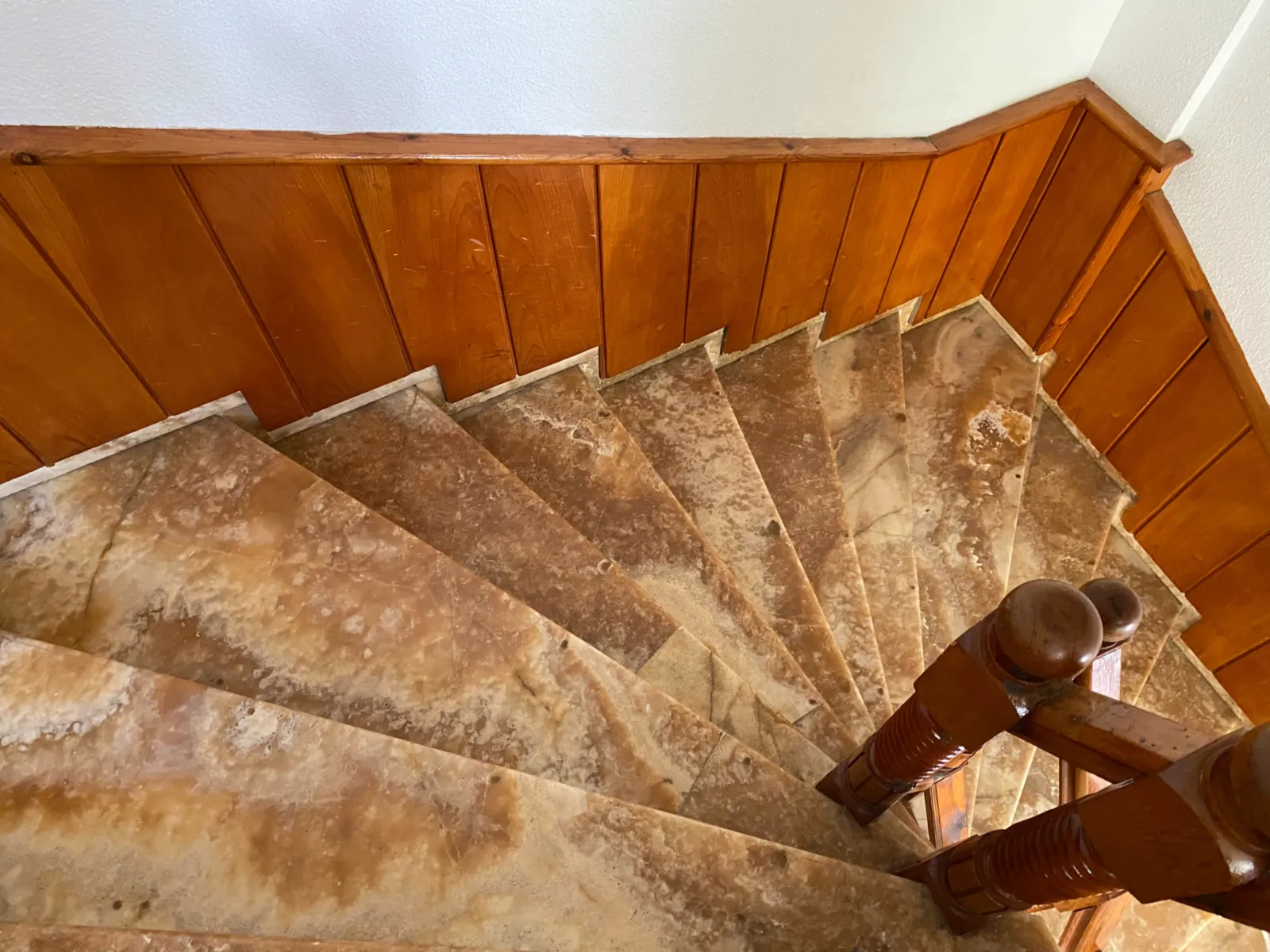 Comment decaper un escalier en bois sans effort CleanAero 1
